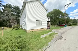 558 Whispering Pines Rd, Shade Township, PA 15924 - Photo 4