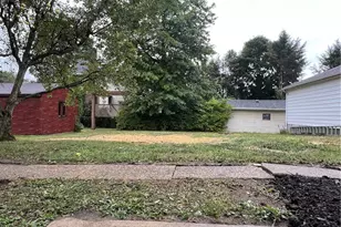 303 Pershing St, Ellwood City, PA 16117 - Photo 24