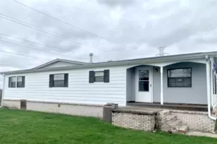 4099 Concord Dr, Forward Township, PA 15037 - Photo 1