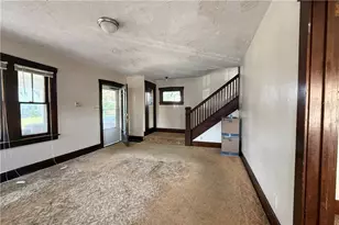 1045 Myrtle Pl, Sharon, PA 16146 - Photo 4