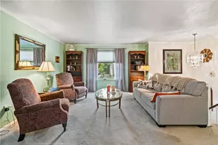 318 Ligonier Ln, Pittsburgh, PA 15068 - Photo 2