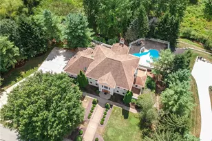 1561 Barrington Dr, Pittsburgh, PA 15090 - Photo 2