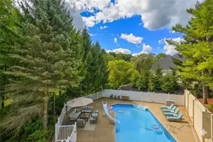 1561 Barrington Dr, Pittsburgh, PA 15090 - Photo 46