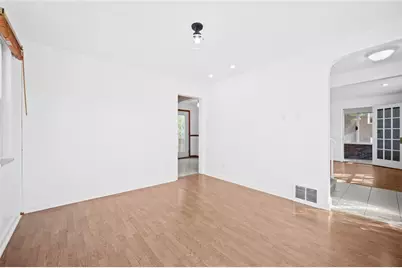 216 Commonwealth Ave, West Mifflin, PA 15122 - Photo 8