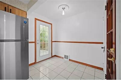 216 Commonwealth Ave, West Mifflin, PA 15122 - Photo 14