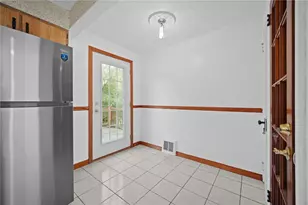 216 Commonwealth Ave, West Mifflin, PA 15122 - Photo 14