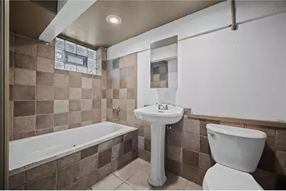 216 Commonwealth Ave, West Mifflin, PA 15122 - Photo 24