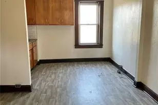 302 N Cedar St, New Castle, PA 16102 - Photo 4