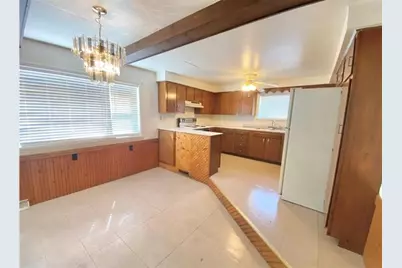 302 N Cedar St, New Castle, PA 16102 - Photo 10