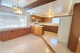 302 N Cedar St, New Castle, PA 16102 - Photo 10