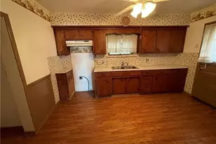 211 S Walnut St, New Castle, PA 16101 - Photo 12