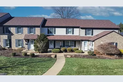 150 Roscommon Pl, Canonsburg, PA 15317 - Photo 1