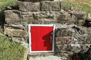 489 Crisswell Rd, Penn Township, PA 16002 - Photo 12