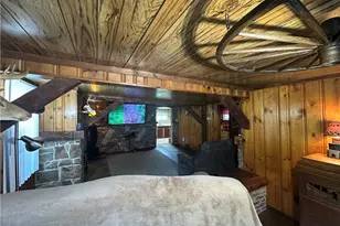 489 Crisswell Rd, Penn Township, PA 16002 - Photo 14