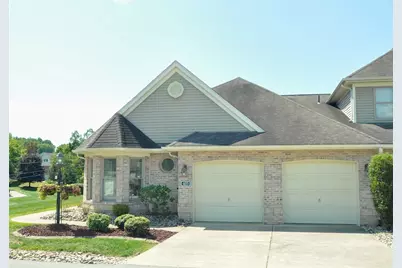 403 Hunt Club Dr, Hempfield Township, PA 15601 - Photo 2