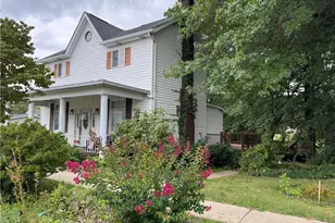 913 W 1st Ave, Derry Township, PA 15627 - Photo 2