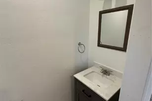 17 N Silver St, Mt Pleasant Boro, PA 15666 - Photo 10