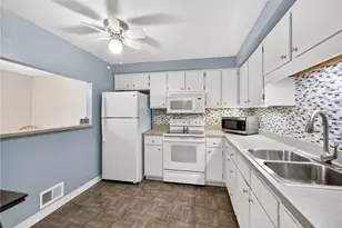 512 Dogwood Ct, Ross Twp, PA 15237 - Photo 10