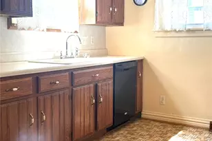 140 E Edison Ave, New Castle, PA 16101 - Photo 8