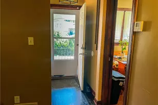 1638 Shady Dr, Farrell, PA 16121 - Photo 4