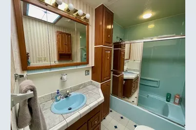 221 S Oakland Ave, Sharon, PA 16146 - Photo 10