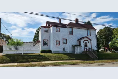 29 Pittsburgh Circle, Ellwood City, PA 16117 - Photo 2