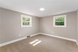 4596 Echo Glen Dr, Pittsburgh, PA 15236 - Photo 10