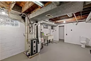 2445 Edgebrook Ave, Pittsburgh, PA 15226 - Photo 14