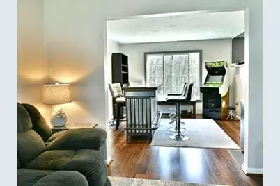 290 Shady Glen Dr, Moon/Crescent Twp, PA 15108 - Photo 12