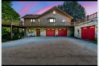260 Jennie Dr, North Huntingdon, PA 15642 - Photo 2