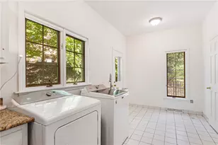 76 Fair Oaks Dr, Pittsburgh, PA 15238 - Photo 8