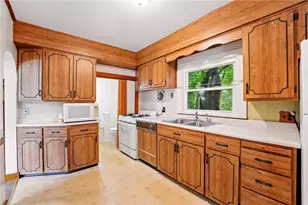 104 Pittsburgh Cir, Ellwood City, PA 16117 - Photo 6