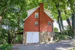 104 Pittsburgh Cir, Ellwood City, PA 16117 - Photo 12