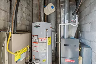 1400 Smokey Wood Dr, Pittsburgh, PA 15218 - Photo 16