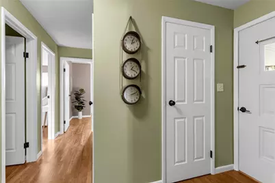 2085 Debrakeleer, Farrell, PA 16121 - Photo 10