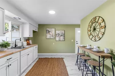 2085 Debrakeleer, Farrell, PA 16121 - Photo 8