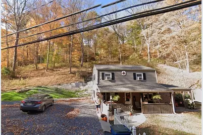 258 Spring Run Rd, Moon/Crescent Twp, PA 15046 - Photo 2