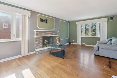 952 Fredericka Dr, South Park, PA 15236 - Photo 6