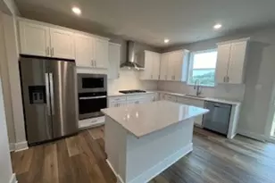 320 Stately Ct, Mars, PA 16046 - Photo 6