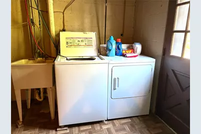 415 Dewalt Dr, Baldwin Twp, PA 15234 - Photo 16