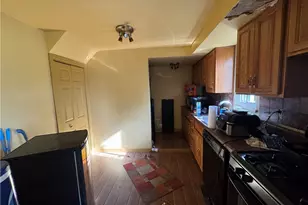 531 Burton Dr, Pittsburgh, PA 15235 - Photo 6