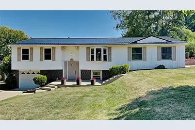 136 Wallridge Dr, Moon/Crescent Twp, PA 15108 - Photo 1