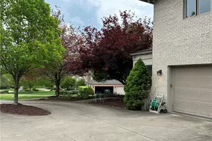 337 Saratoga Dr, South Union Township, PA 15401 - Photo 4