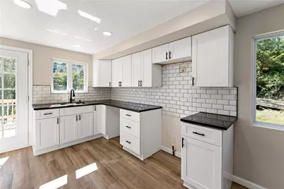 439 Elwood Dr, Pittsburgh, PA 15235 - Photo 6