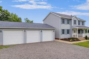 3251 Grandview Rd, Perry Township, PA 16117 - Photo 1