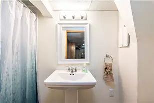 408 Michigan Ave, Jeannette, PA 15644 - Photo 36