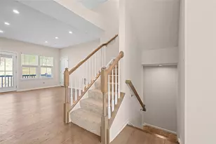 4009 Crown Dr, South Park, PA 15129 - Photo 4