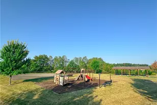 1507 Michael Dr, Pittsburgh, PA 15227 - Photo 32