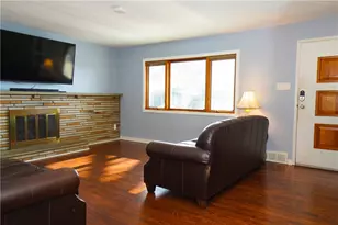 185 Peach Dr, Pittsburgh, PA 15236 - Photo 2