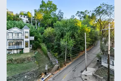 121 Brosville St, Pittsburgh, PA 15203 - Photo 10